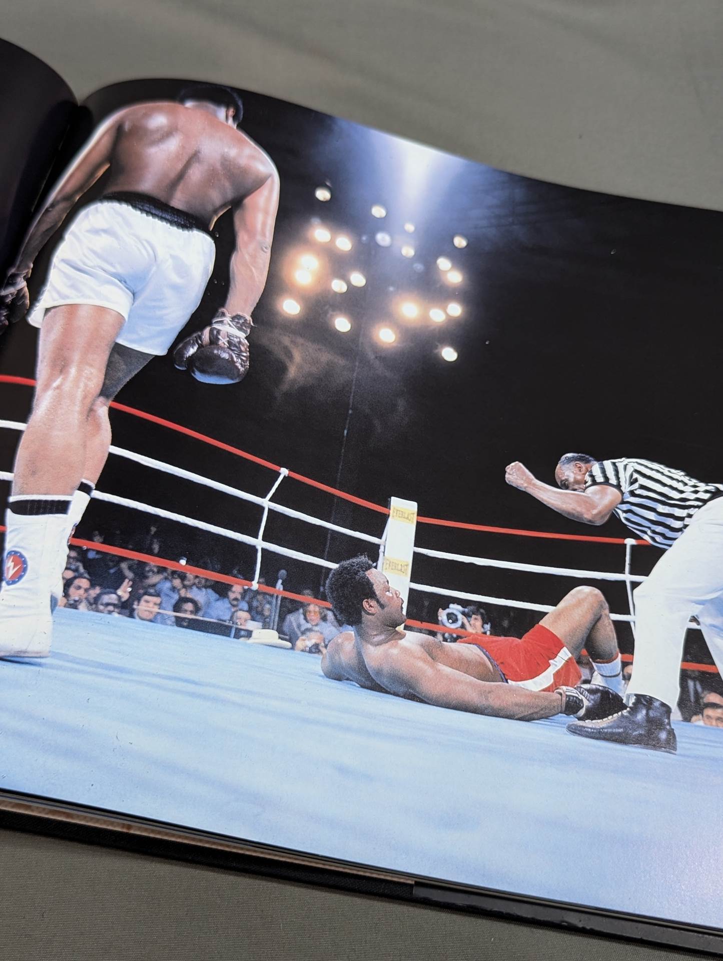 MUHAMMAD ALI ： RINGSIDE