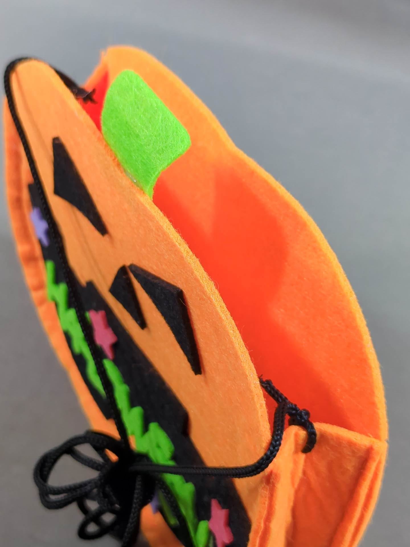 [Command Bolshoi & Tani Momo 2 hand signed autographs ] Halloween felt mini bag