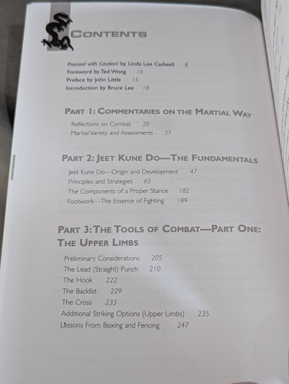 Bruce Lee Jeet Kune Do: Bruce Lee's Commentaries on the Martial Way (VOLUME THREE)