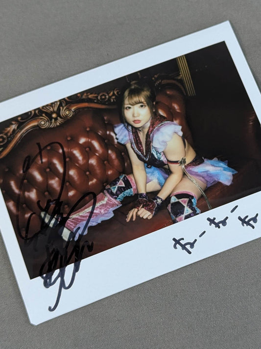 Tam Nakano  hand signed autograph  Cheki (K-3)