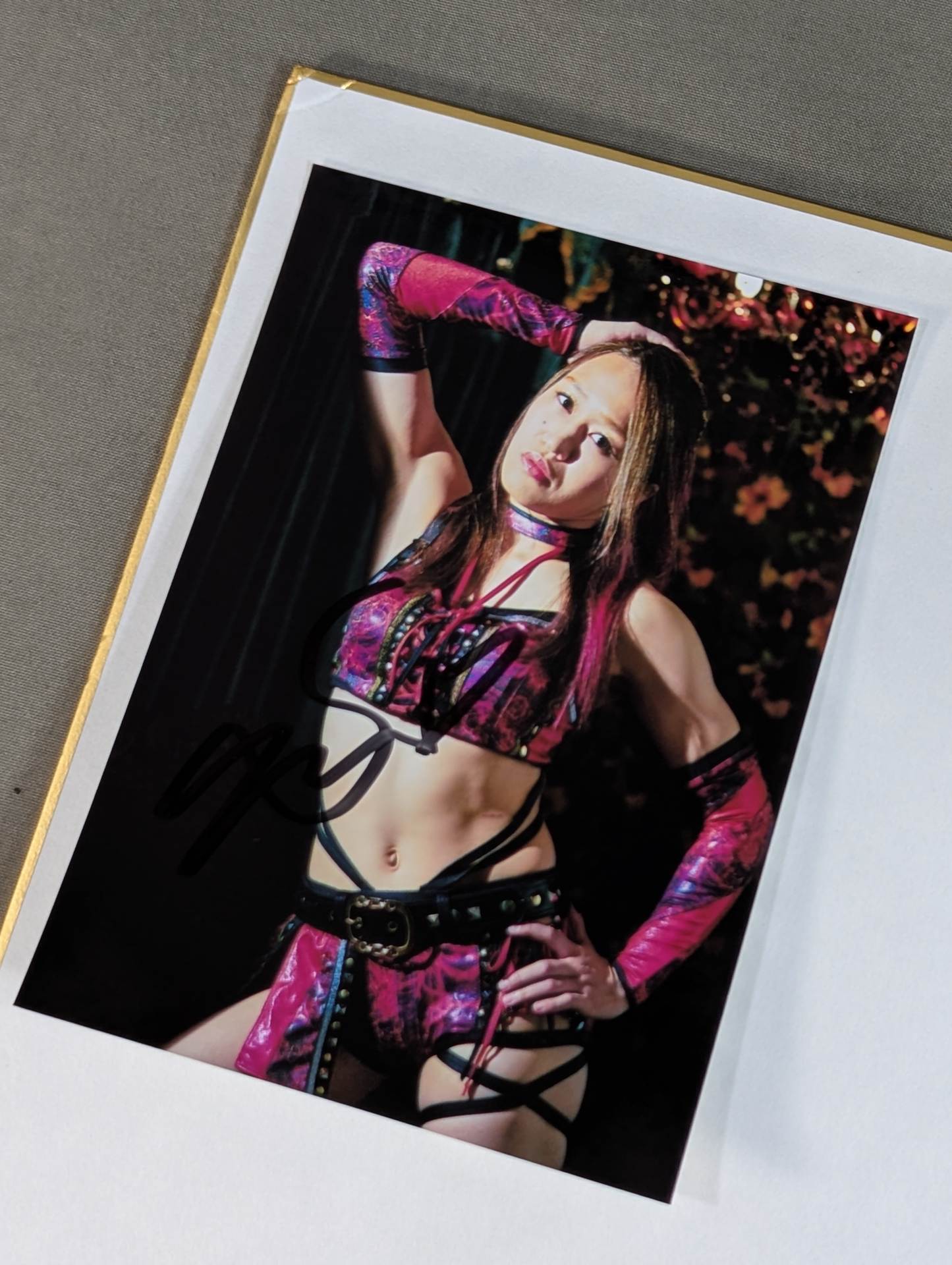 ★ Handprint Shikishi ( Autograph board ) & Limited photo by ★ Akari