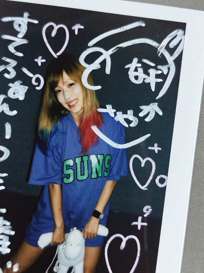 ウナギ・サヤカ 直筆サイン入りチェキ(L-8)