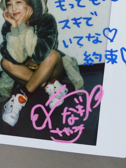 ウナギ・サヤカ 直筆サイン入りチェキ(L-7)