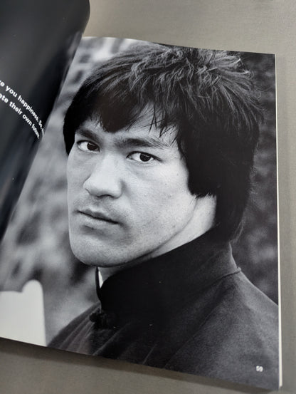 BRUCE LEE The Celebrated Life of the Golden Dragon