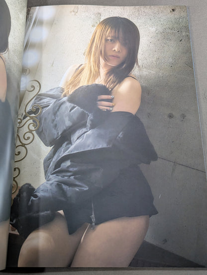 岩谷麻優  写真集 ★10th anniversary★「MAYU X ICON」