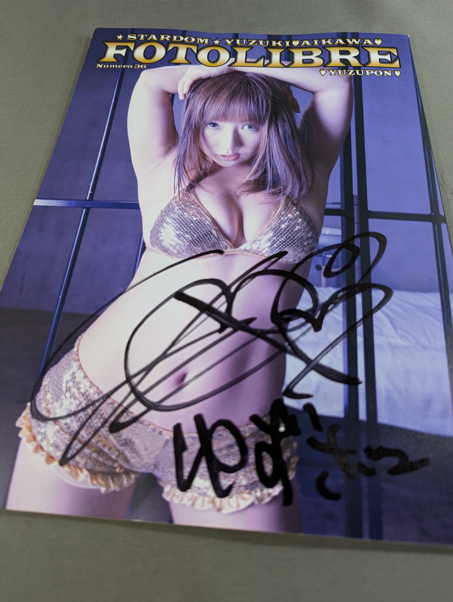 [Yuzuki Aikawa  hand signed autograph 】FOTOLIBRE de Mascara Numero.36