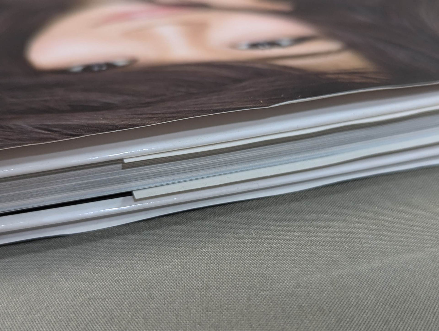 [Hand signed autograph  & kiss mark] Io Shirai (Iyo Sky) First photo collection "Real face"