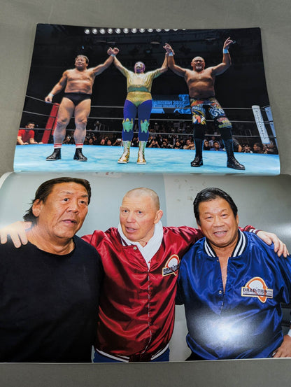 [Tatsumi Fujinami  hand signed autograph ] Full Swing Magazine No. 9 Tatsumi Fujinami 's debut 50th anniversary "Memorial" Pro-Photo Collection"