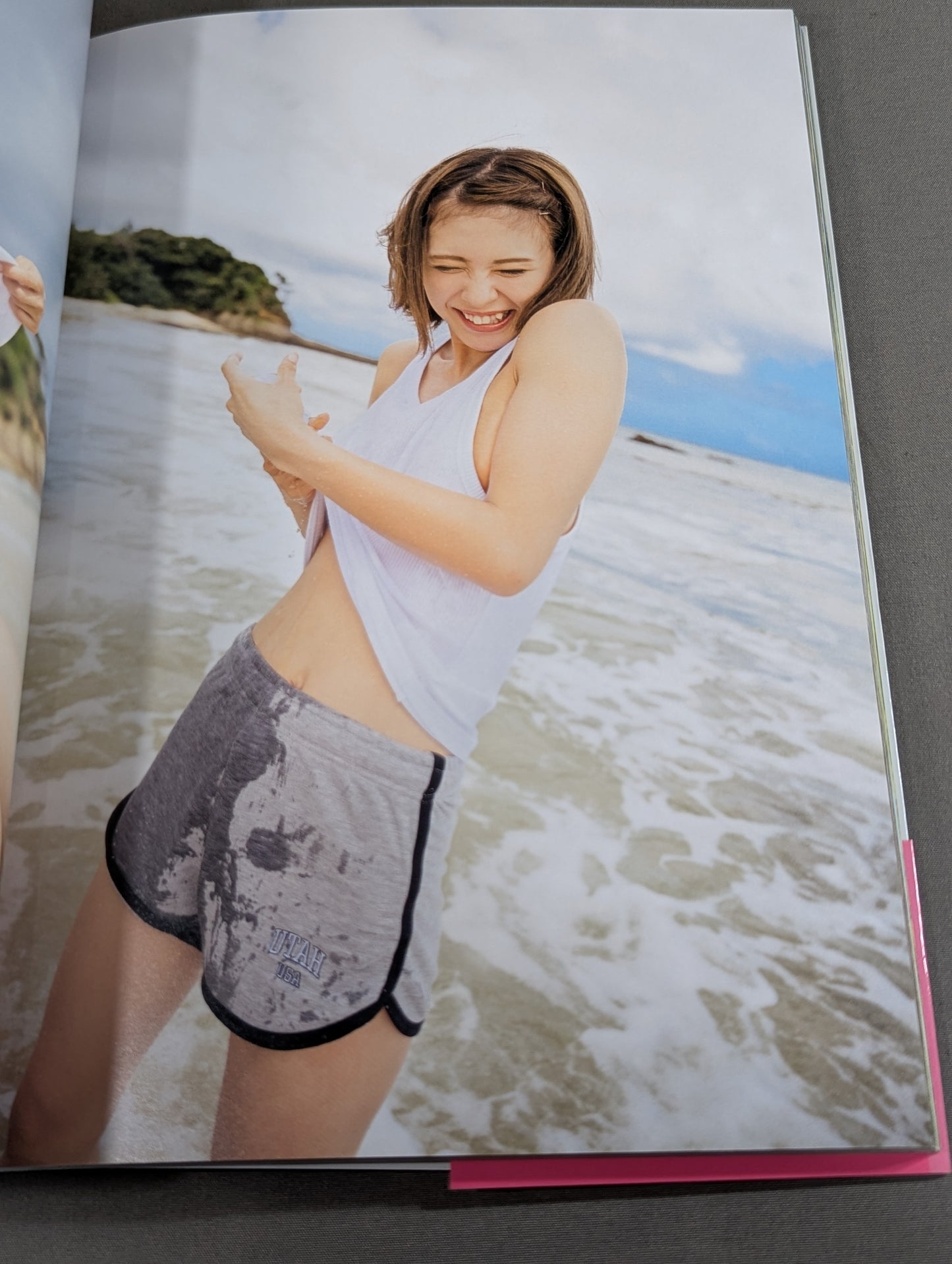 Miyu Sugawara 1st photo collection "Kyun Desu"