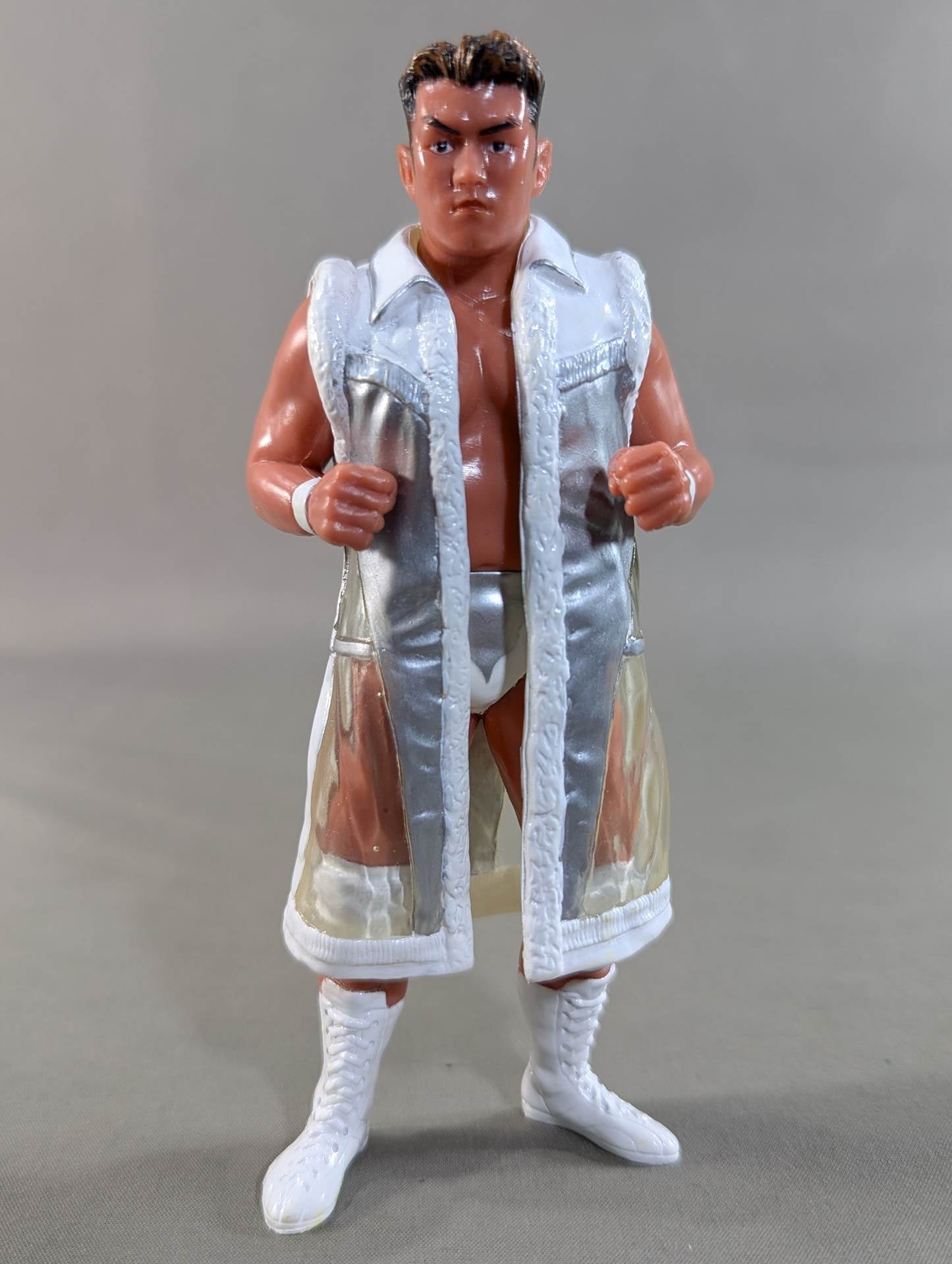 秋山準(白ガウン・ファイティングポーズ) – 闘道館