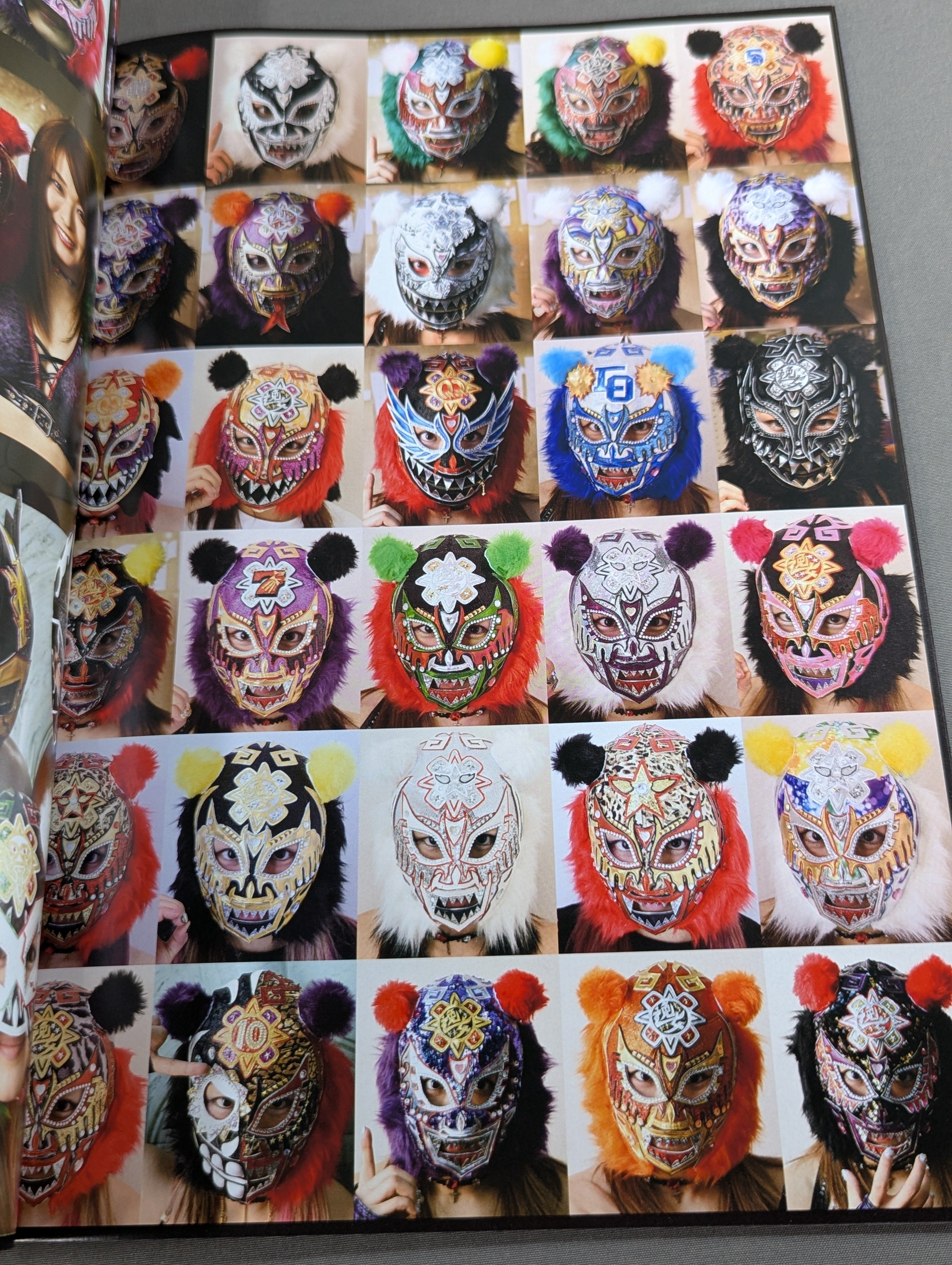 紫雷イオ 直筆サイン入り】FOTOLIBRE de Mascara Numero.67 – 闘道館