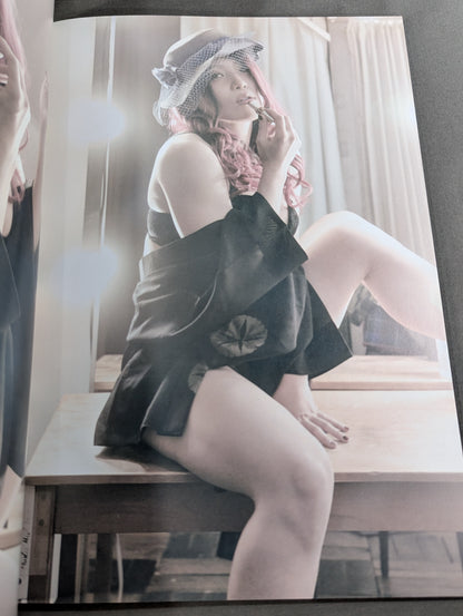 【直筆サイン入り】林下詩美 写真集 Luxury (Premium Ver.)
