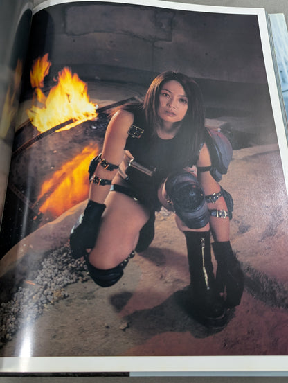 【直筆サイン入り】キューティー鈴木 写真集 セカンド・ミッション ガードレス