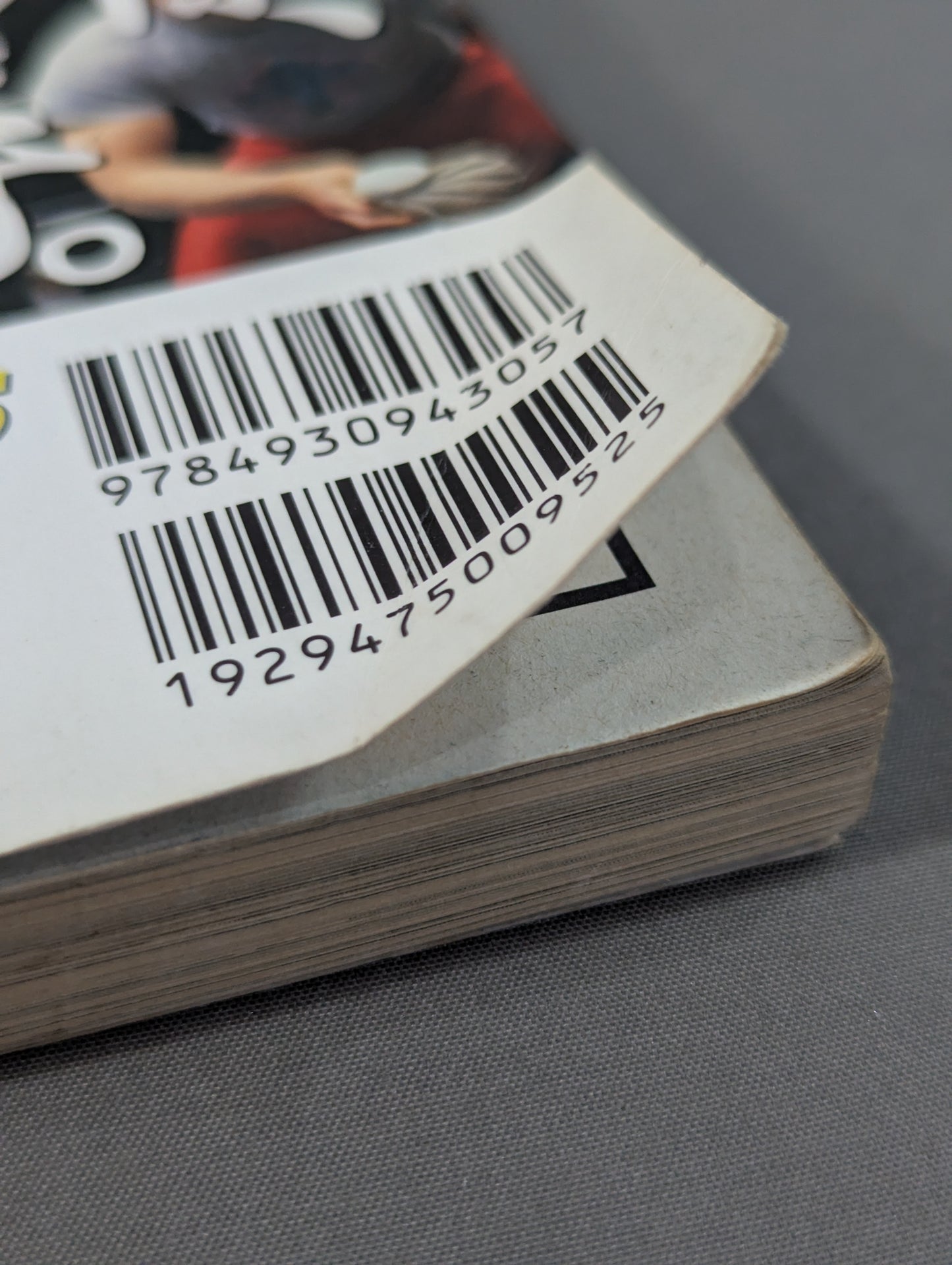 A flawless Akira Maeda  reading book