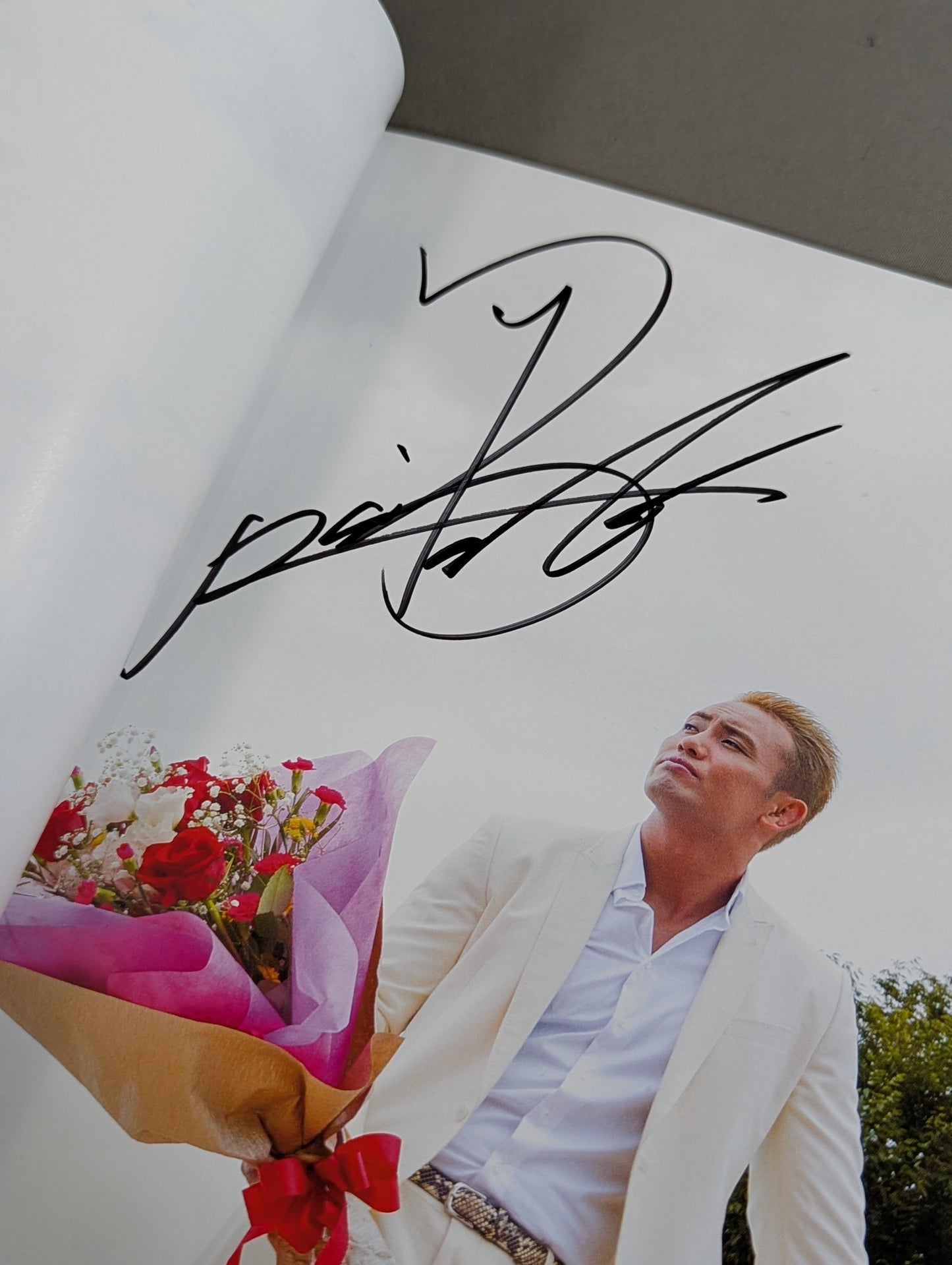 【hand signed autograph】 Kazuchika Okada  ~I'm O.K.! ～