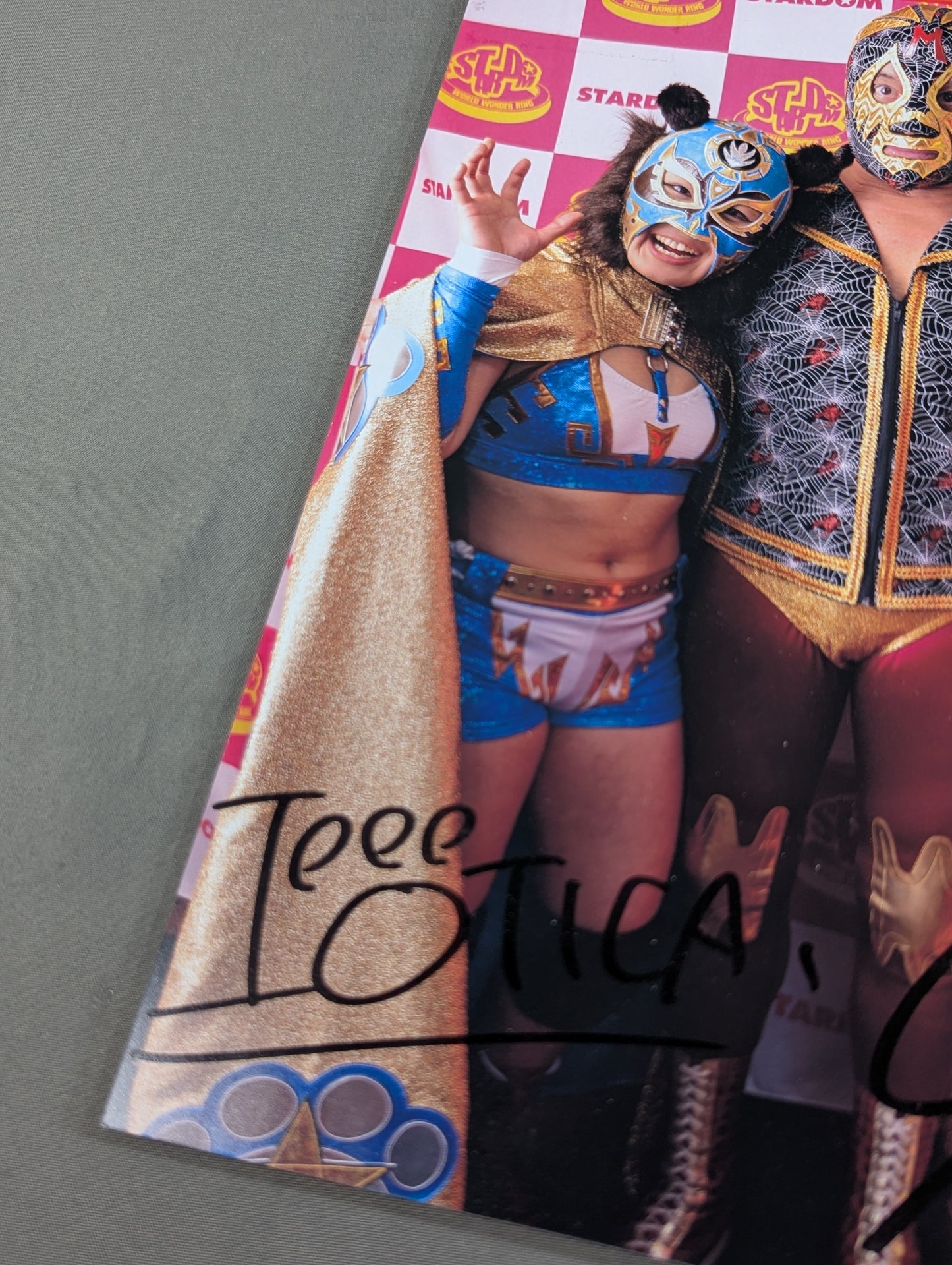 [Yuzu Pon Mask & iotica hand signed autograph] FOTOLIBRE de Mascara Numero.43