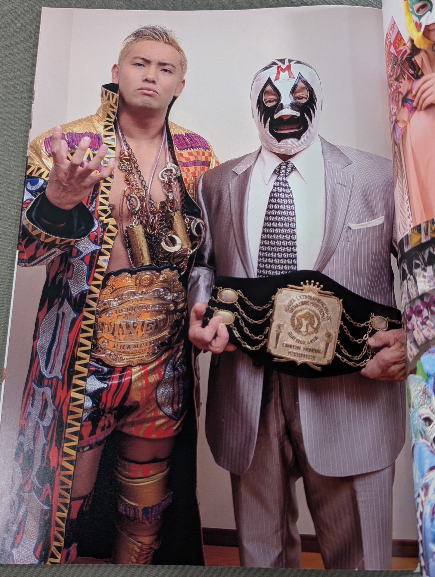 [Yuzu Pon Mask & iotica hand signed autograph] FOTOLIBRE de Mascara Numero.43