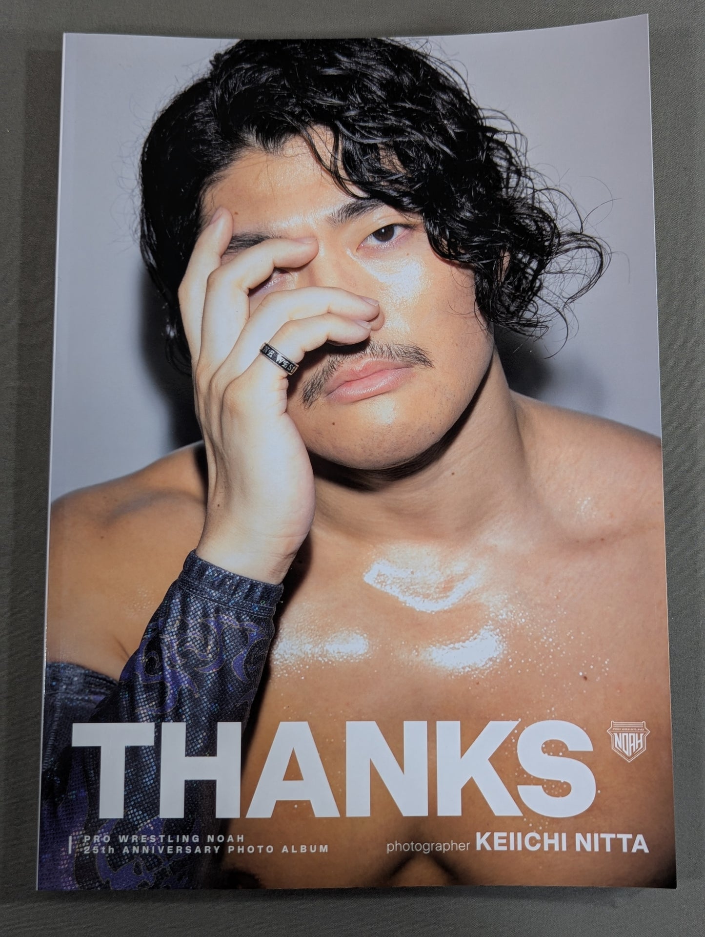 NOAH 25周年記念メモリアルフォトブック「THANKS」(表紙：OZAWA ver.)