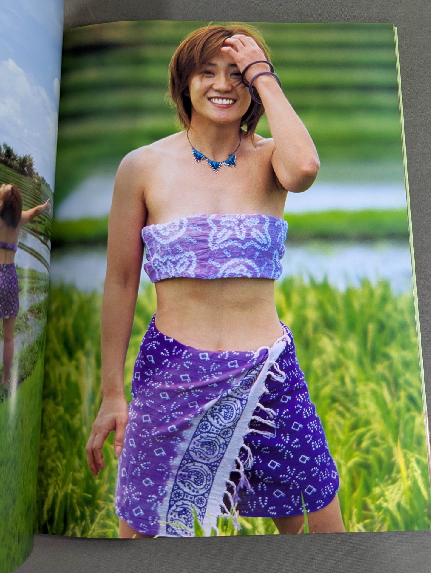 【hand signed autograph】 Megumi Kudo Photo Collection Body Message