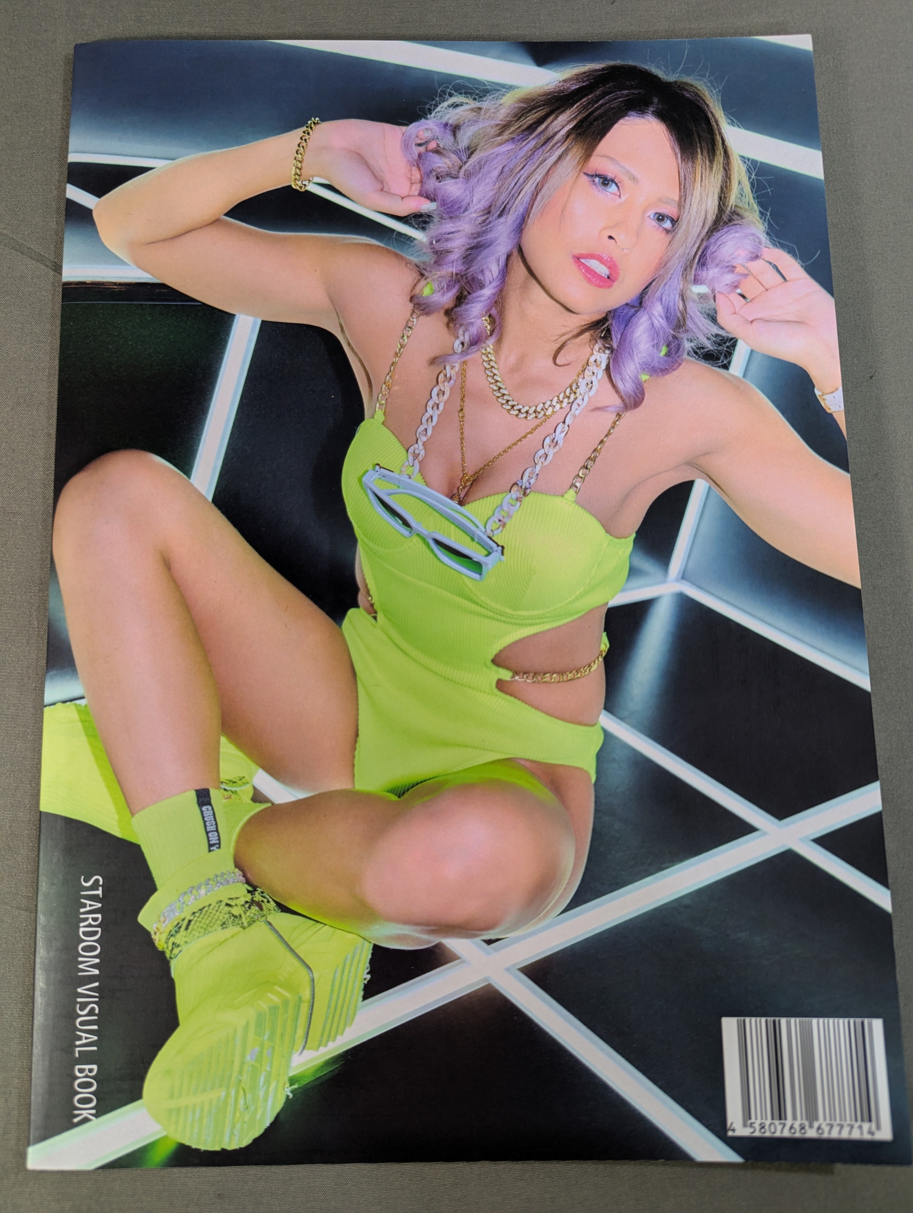 AZM 直筆サイン入り】STARDOM VISUAL BOOK Bikiniing 11(Premium Ver