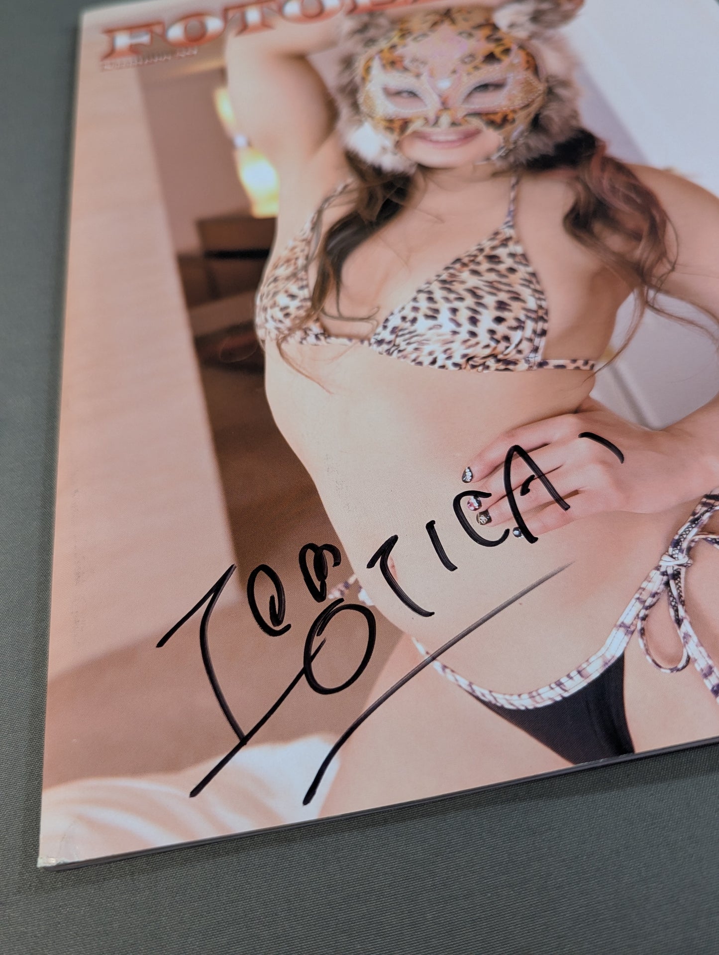 【紫雷イオ＆IOTICA(イオティカ) 直筆サイン入り】FOTOLIBRE de Mascaras +Plus Numero.59