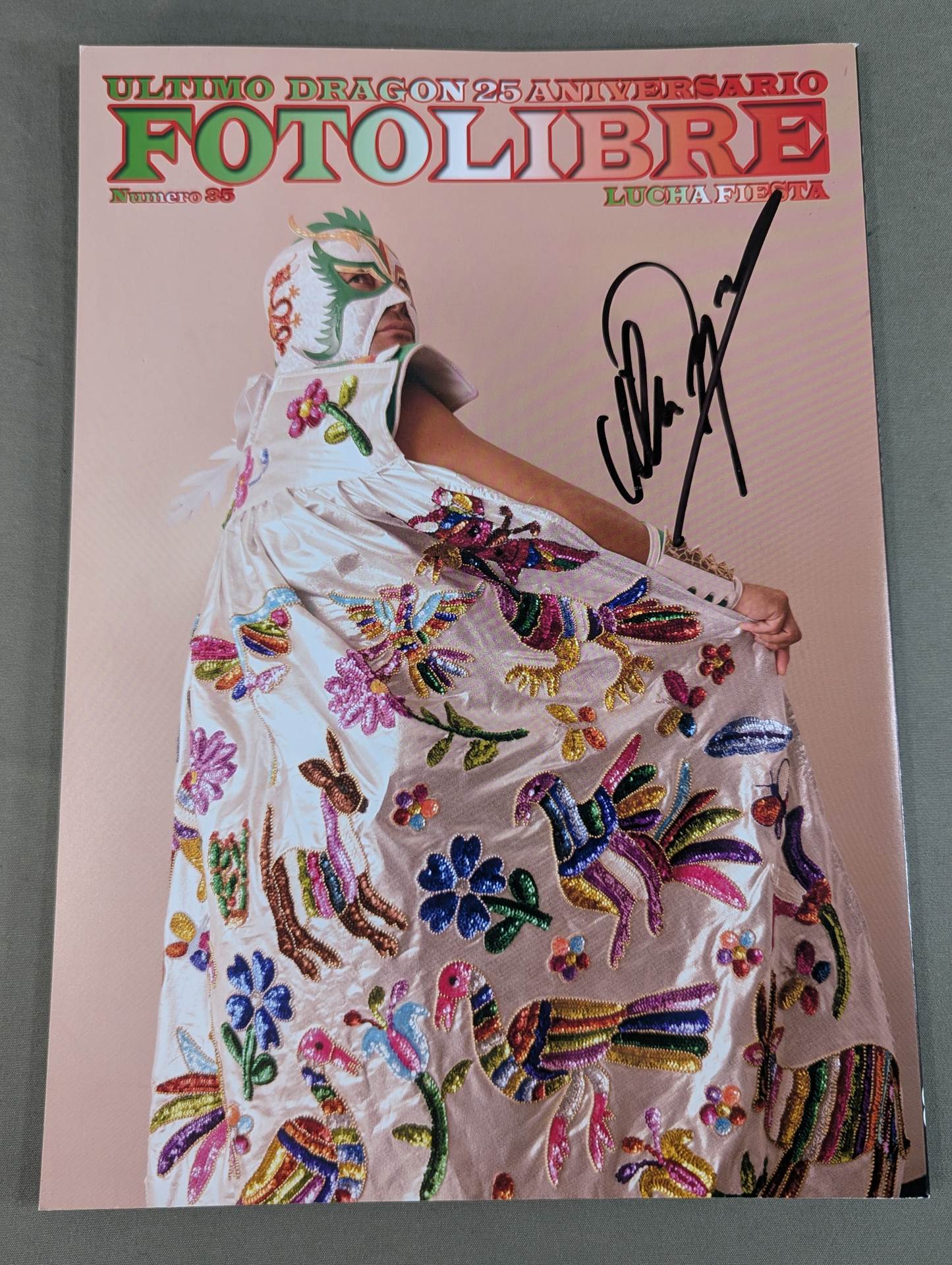 【Ultimo Dragon hand signed autograph】FOTOLIBRE de Mascara Numero.35