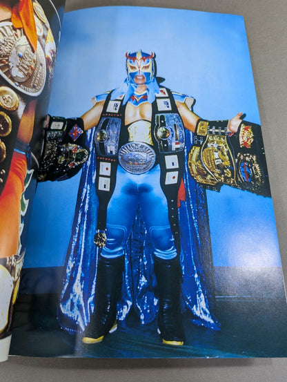 【Ultimo Dragon hand signed autograph】FOTOLIBRE de Mascara Numero.35