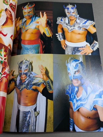 【Ultimo Dragon hand signed autograph】FOTOLIBRE de Mascara Numero.35
