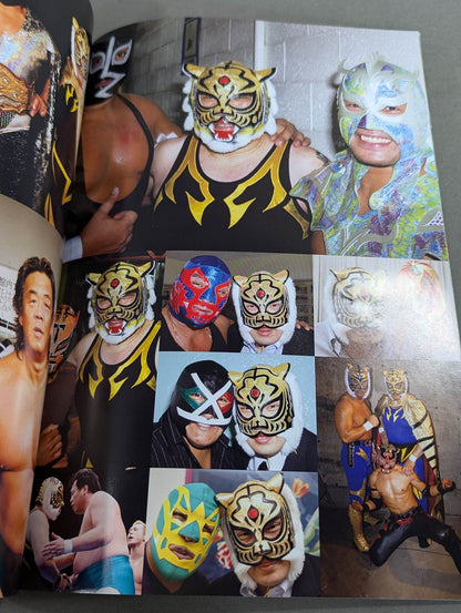 [First Tiger hand signed autograph ] FOTOLIBRE de Mascaras Numero.18
