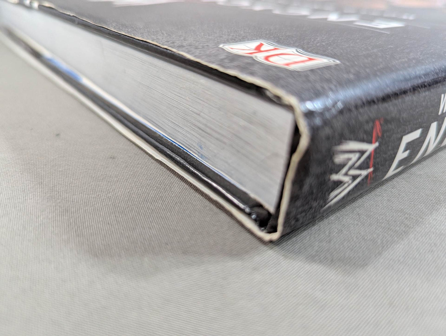 WWE ENCYCLOPEDIA : THE DEFINITIVE GUIDE TO WORLD Wrestling  ENTERTAINMENT