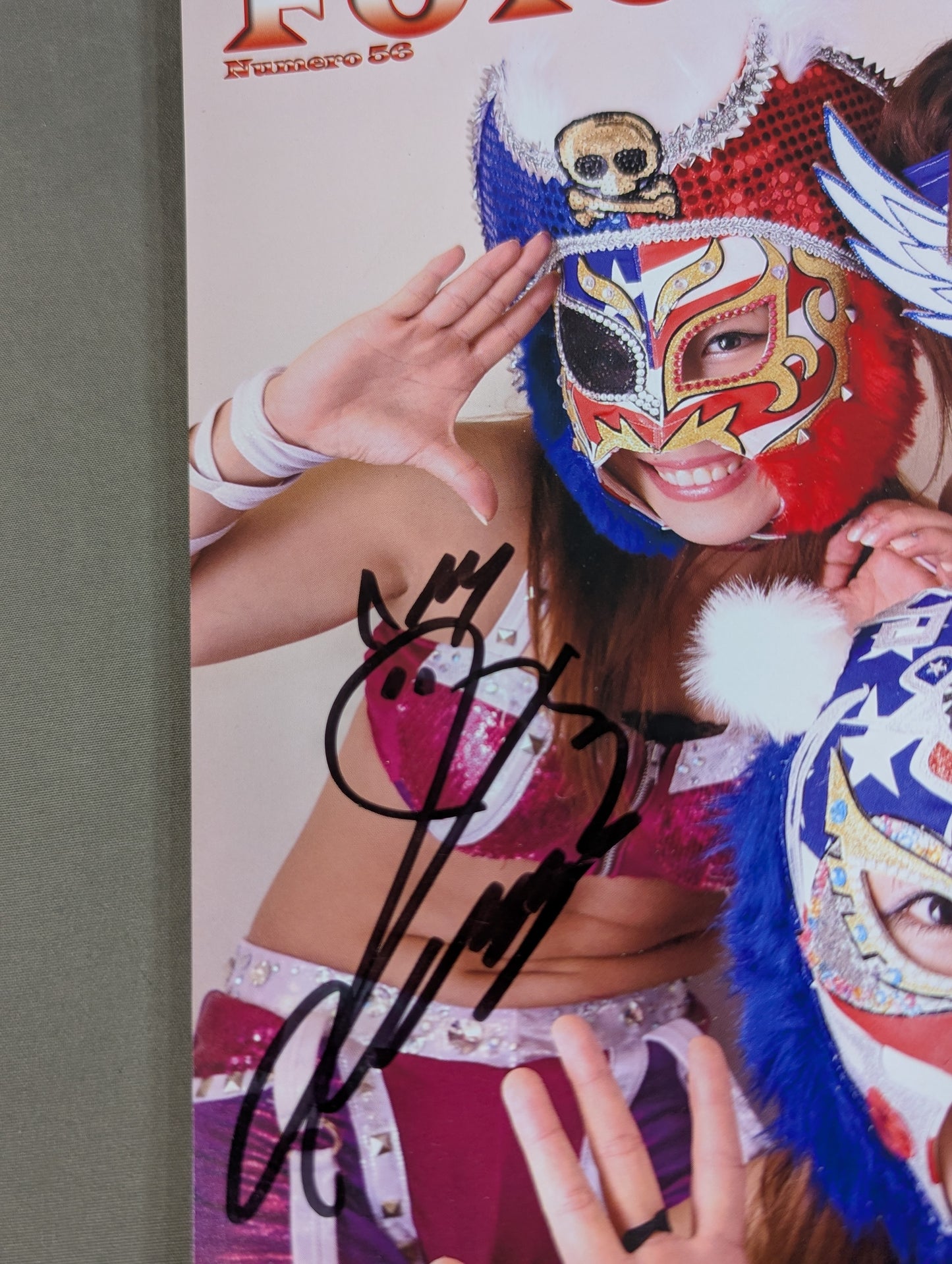 [3 fighters hand signed autograph 】FOTOLIBRE de Mascara Numero.56