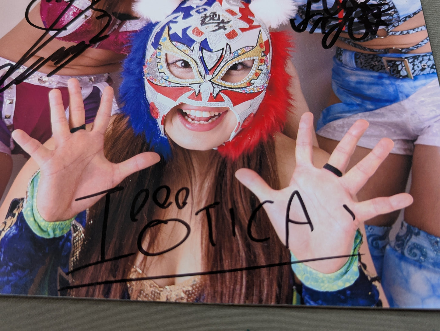 [3 fighters hand signed autograph 】FOTOLIBRE de Mascara Numero.56