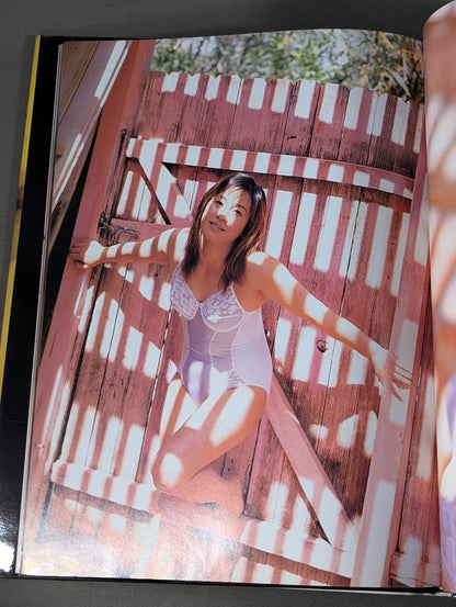 Hikari Fukuoka  photo  collection DESNUDA )