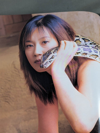 Hikari Fukuoka  photo  collection DESNUDA )