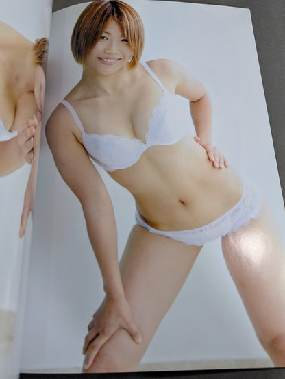 [Ayumi Kurihara  hand signed autograph 】FOTOLIBRE de Mascara Numero.12