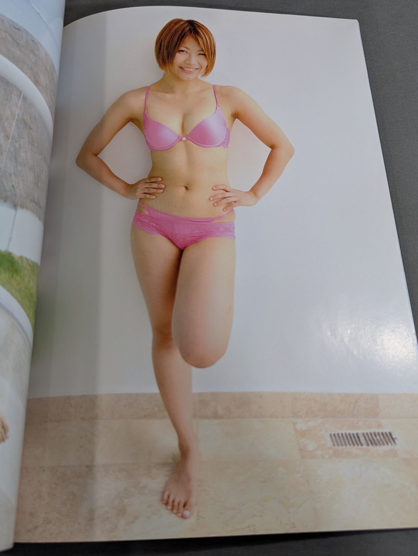 [Ayumi Kurihara  hand signed autograph 】FOTOLIBRE de Mascara Numero.12