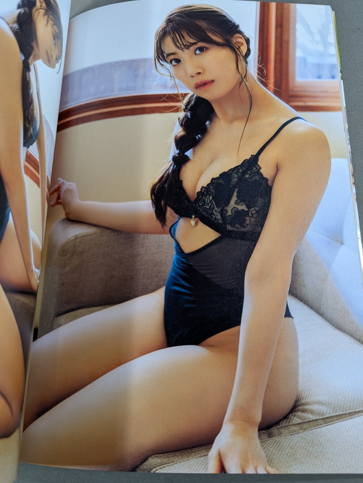 【Limited photo  included】YUKI ARAI  1st Photo  Collection Invincible Real Face (Normal Cover Ver.)