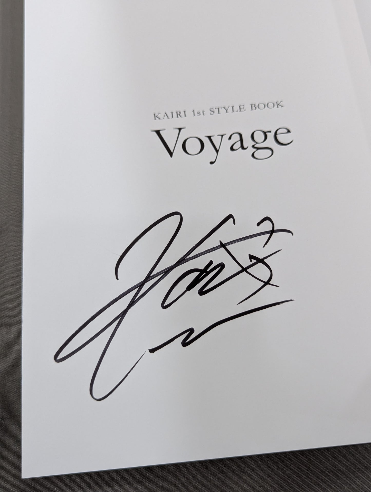 【hand signed autograph】 KAIRI 1st STYLE BOOK Voyage