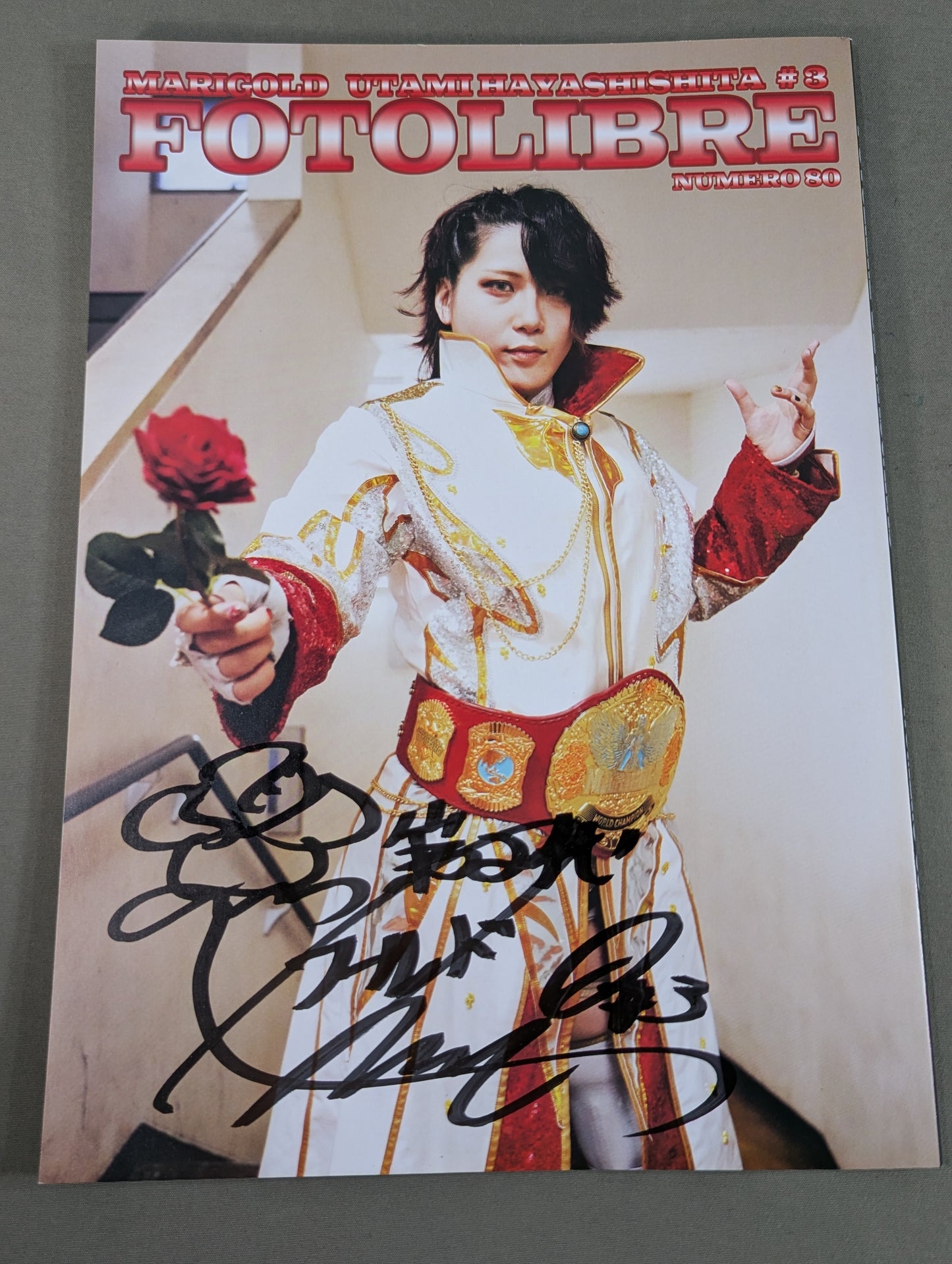 【Utami Hayashishita  hand signed autograph 】FOTOLIBRE de Mascara Numero.80