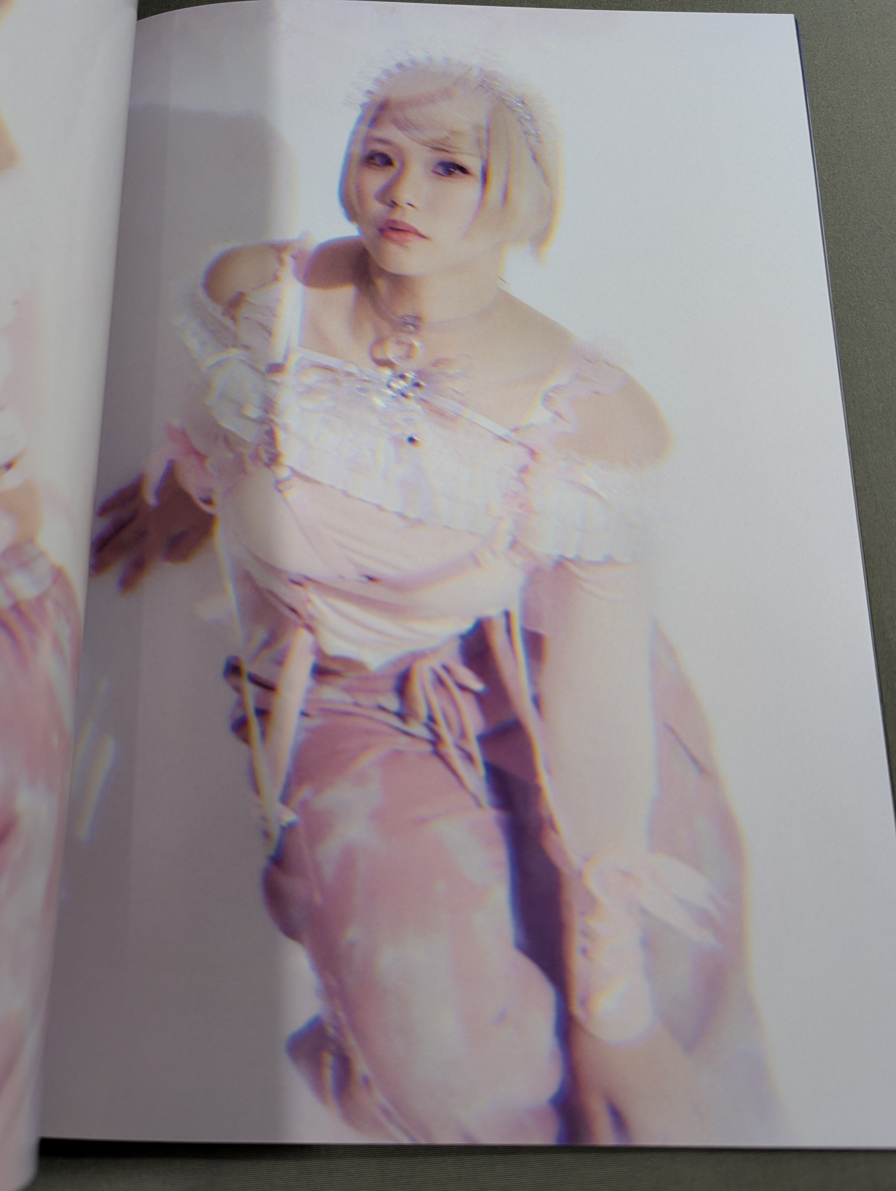 直筆サイン入り】天麗皇希 写真集 AMETHYST AURA – 闘道館 直筆サイン入り】天麗皇希 写真集 AMETHYST AURA – 闘道館