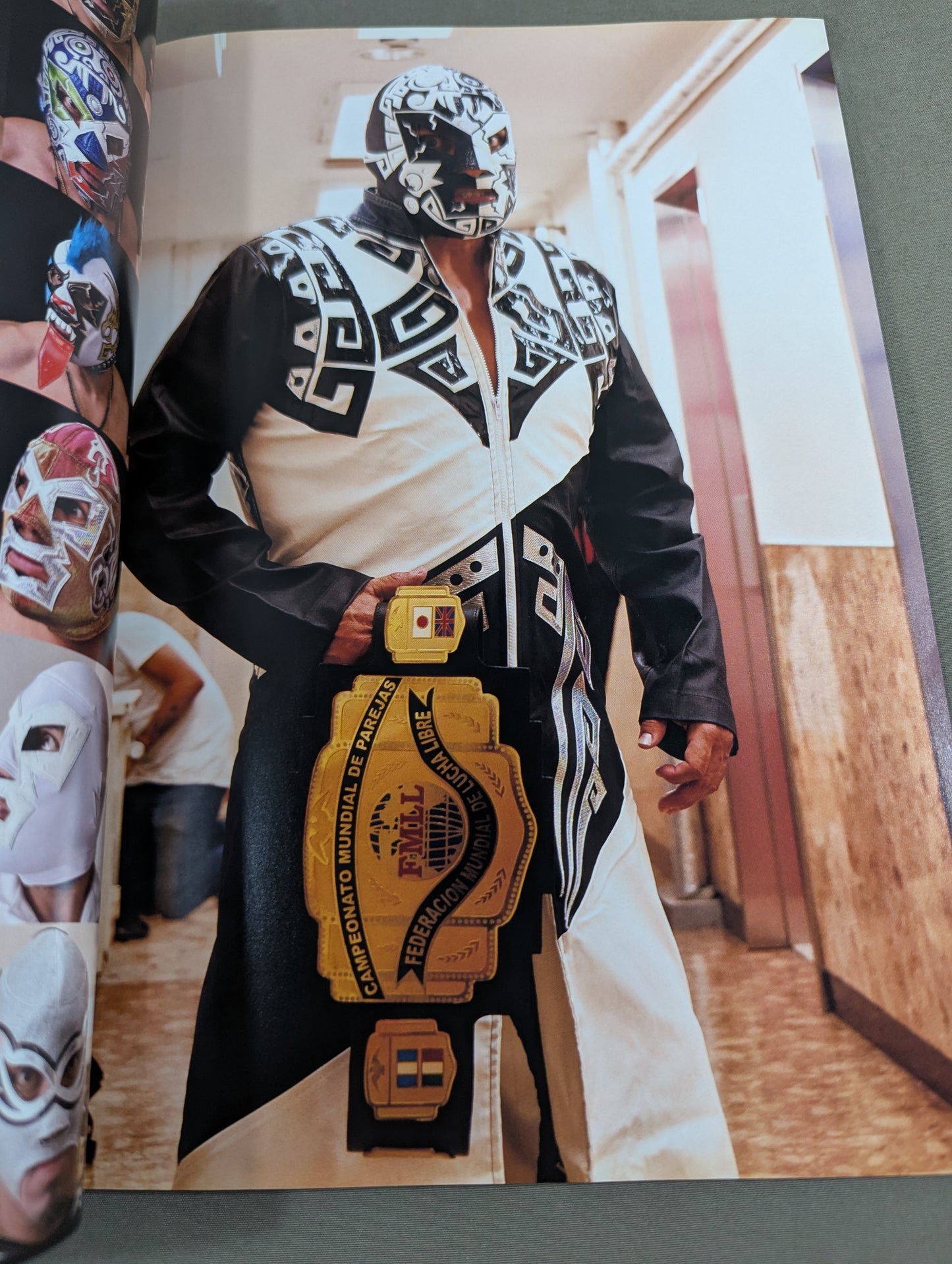 FOTOLIBRE de Mascara Numero.70