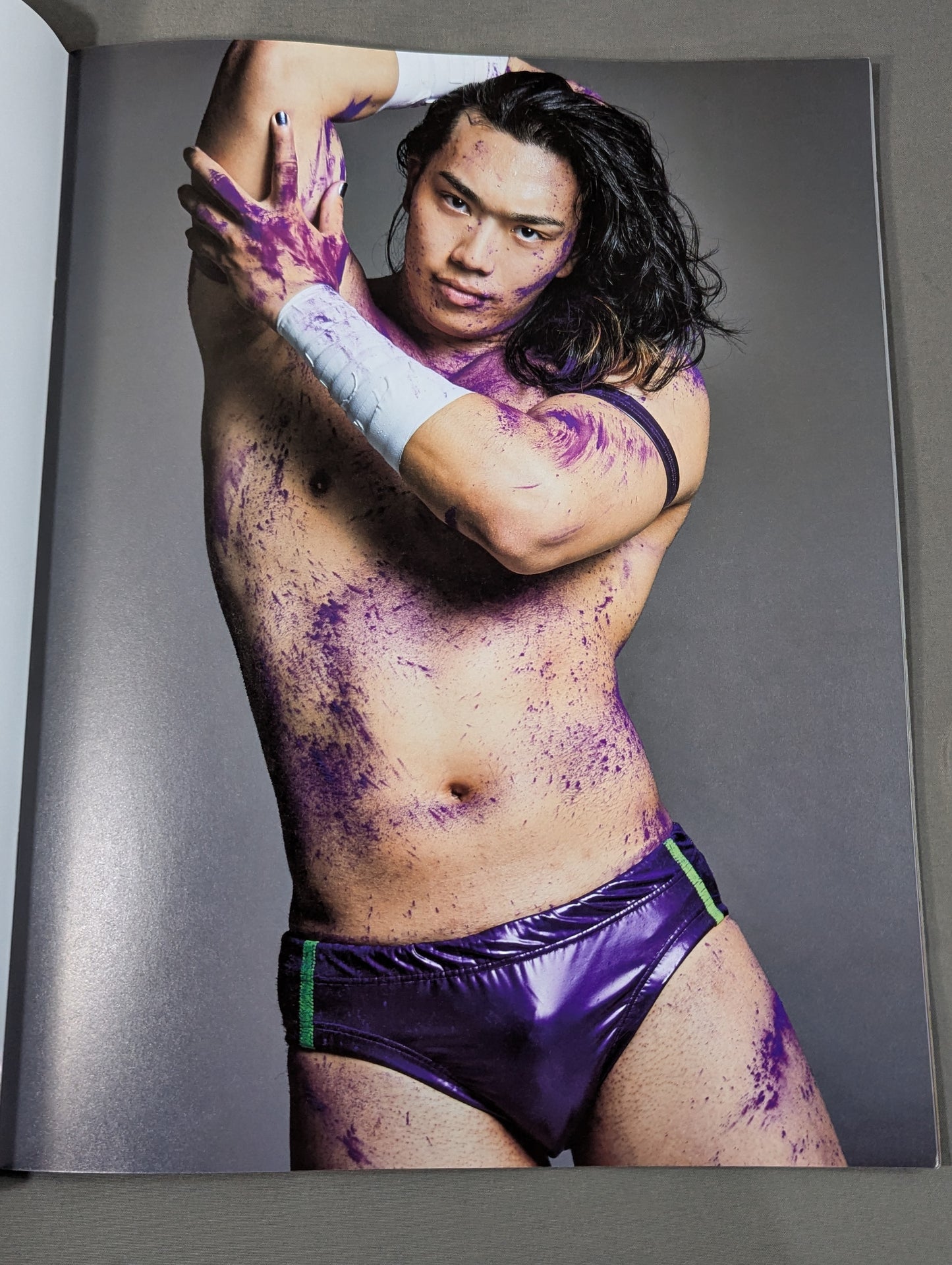 LESLIE KEE × DDT 写真集 『SUPER DDT』(赤表紙×黄色表紙 Ver.)