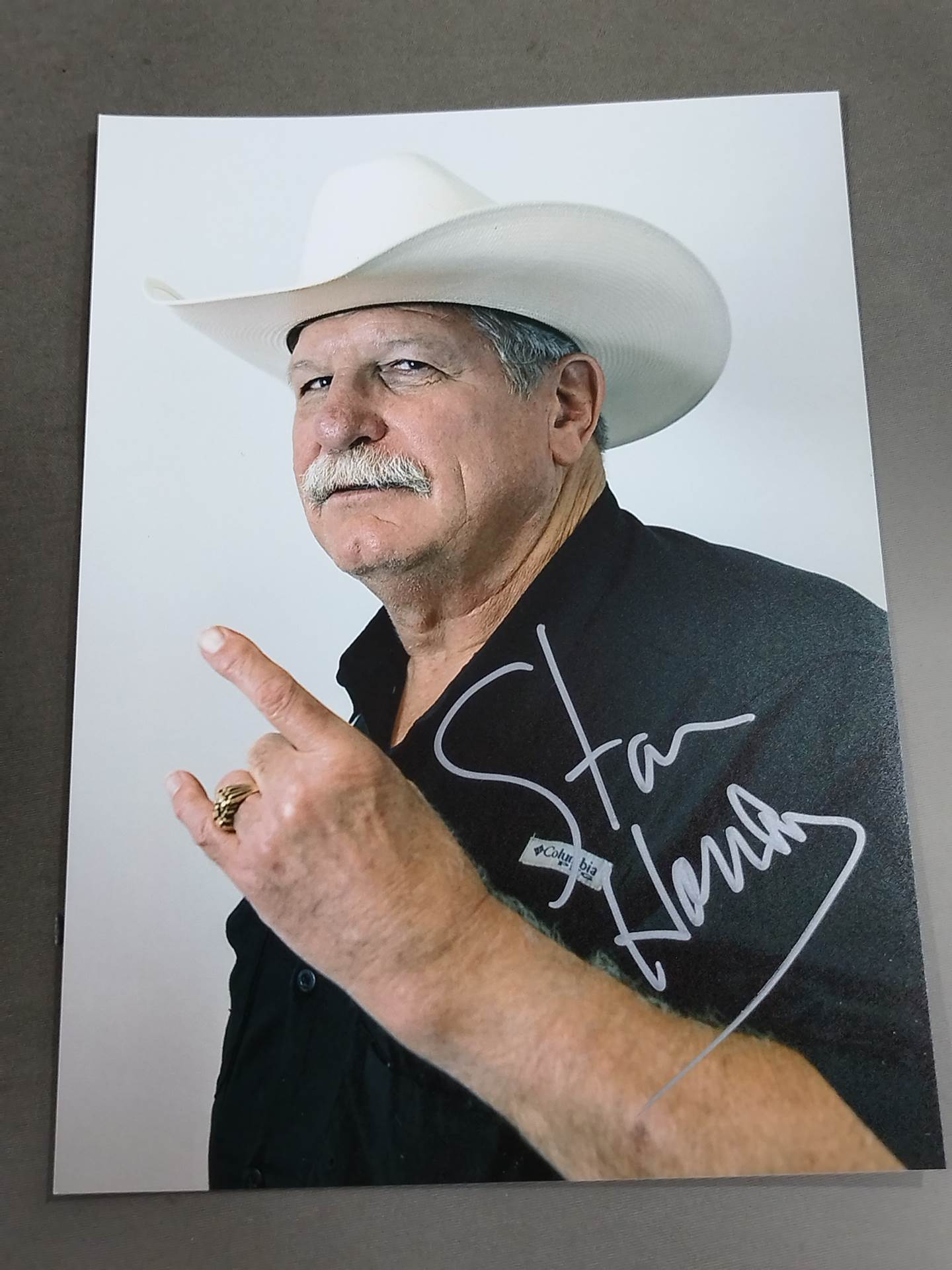 [Hand signed autograph  & signed photo ] The sun rises again. When to fight against a man's pull