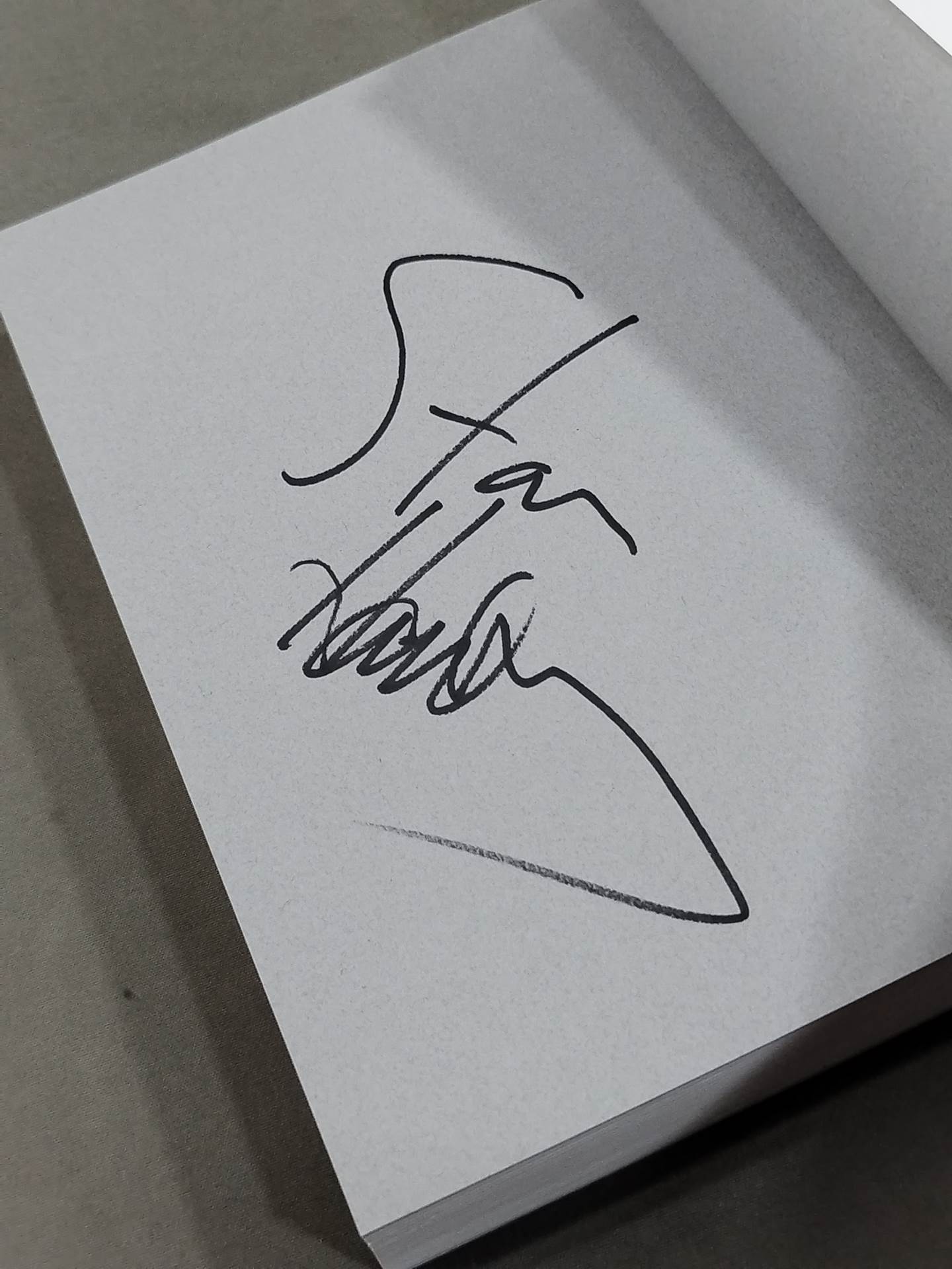 [Hand signed autograph  & signed photo ] The sun rises again. When to fight against a man's pull