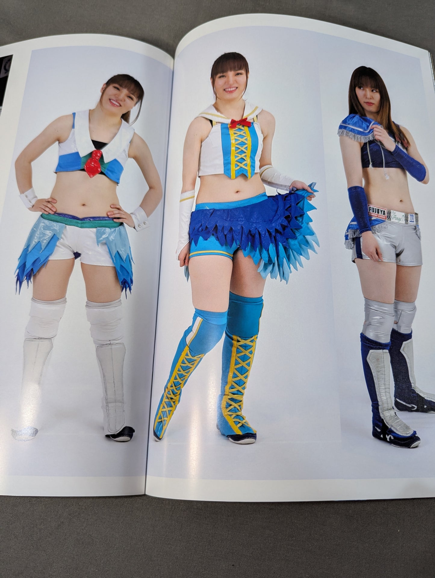 【直筆サイン入り】世羅りさ PHOTOBOOK「SeraBon」