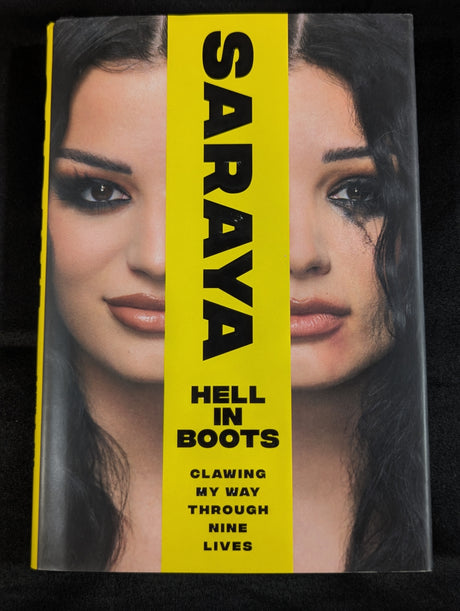 【サラヤ(ペイジ) 直筆サイン入り】Hell in Boots： Clawing My Way Through Nine Lives