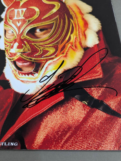 [4th  Tiger Mask hand signed autograph 】FOTOLIBRE de Mascara Numero.21