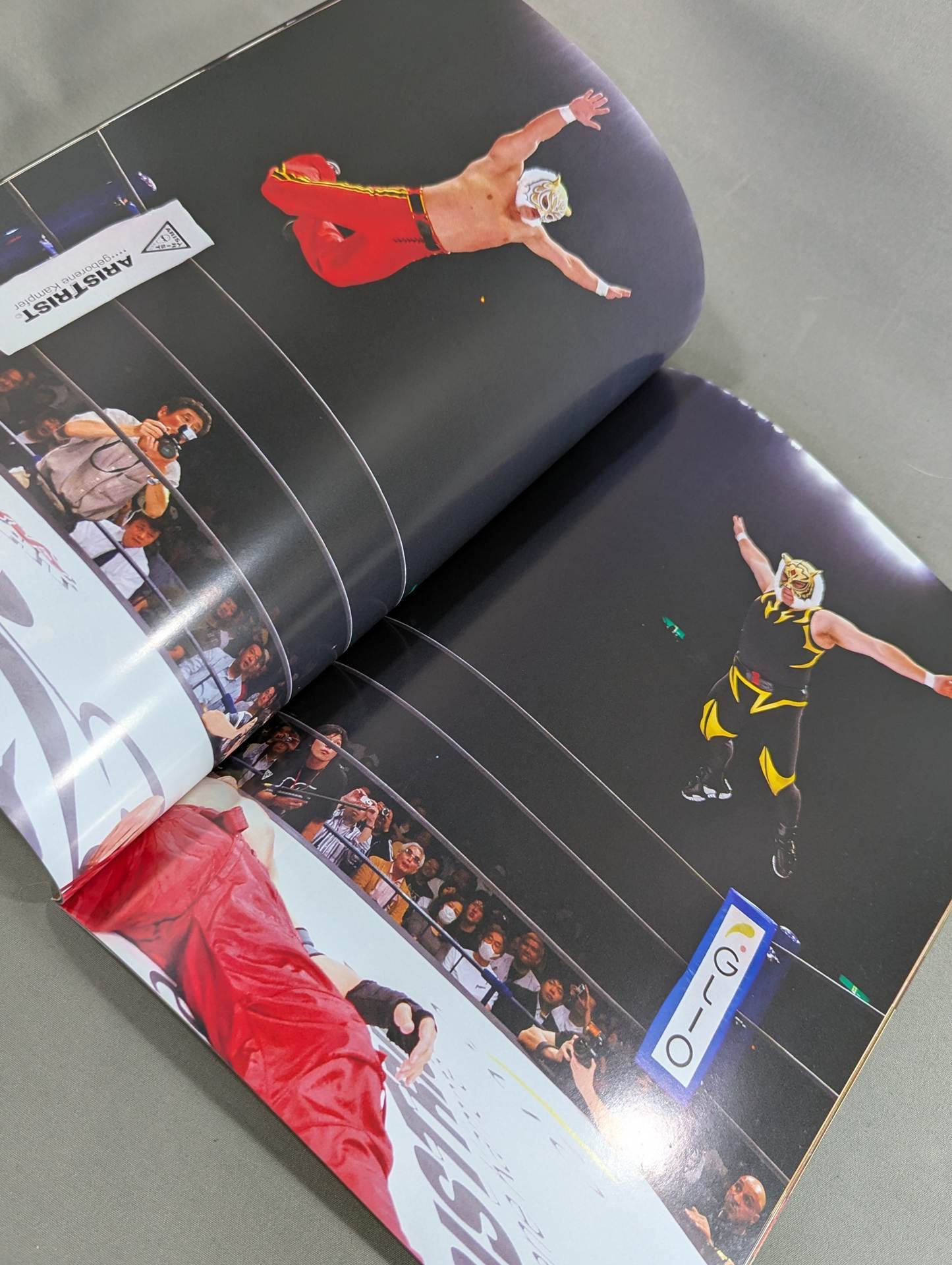 [4th  Tiger Mask hand signed autograph 】FOTOLIBRE de Mascara Numero.21