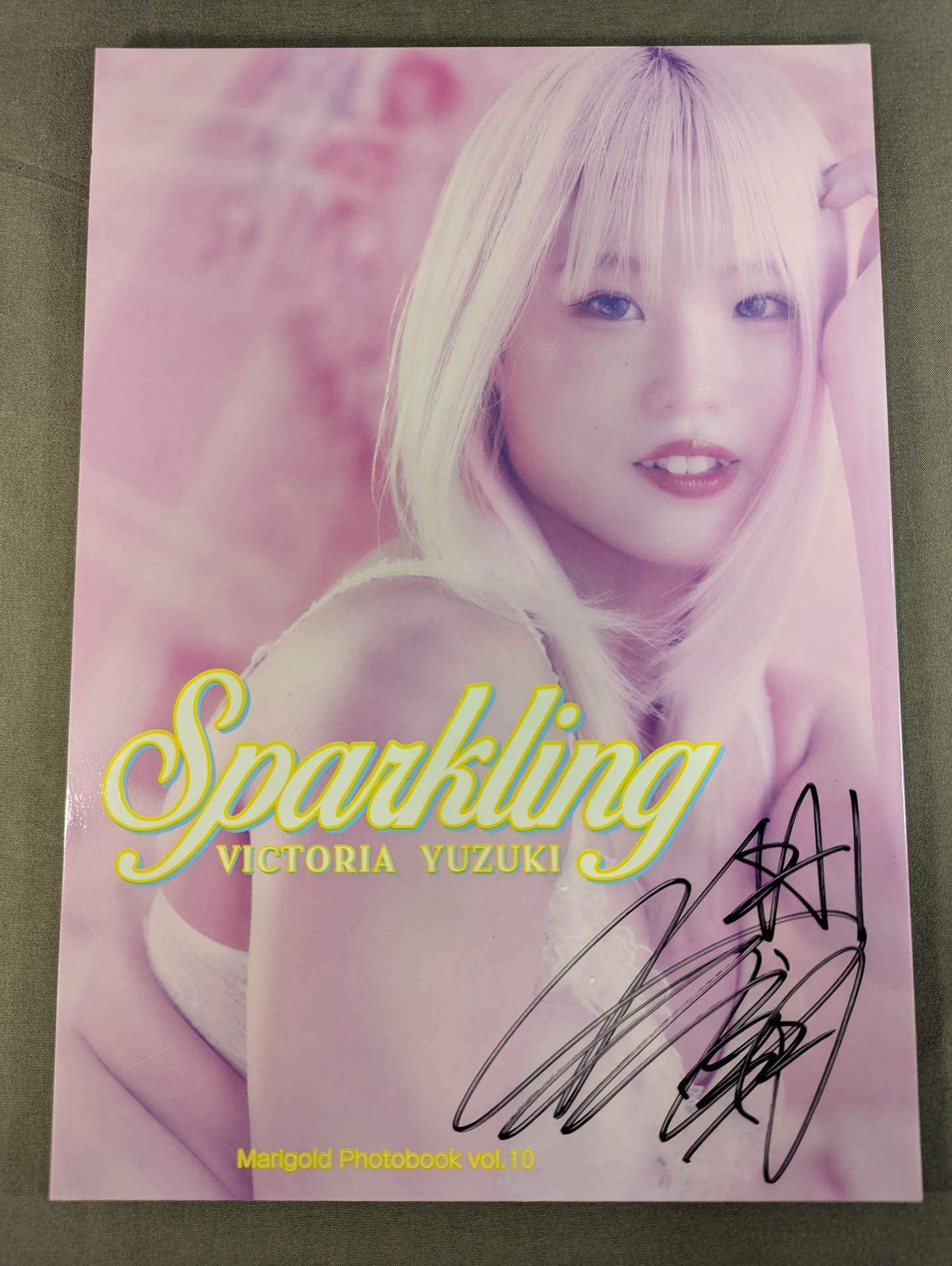 【hand signed autograph】 Victoria Yuzuki Photo gallery Sparkling
