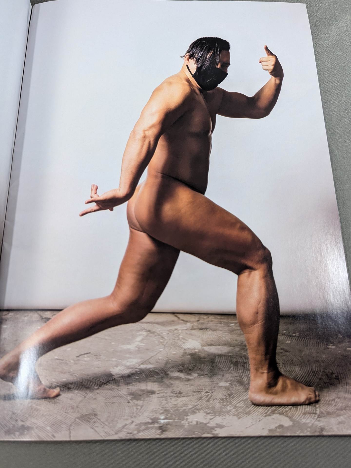 【直筆サイン入り】佐藤光留 写真集「月刊 佐藤光留」